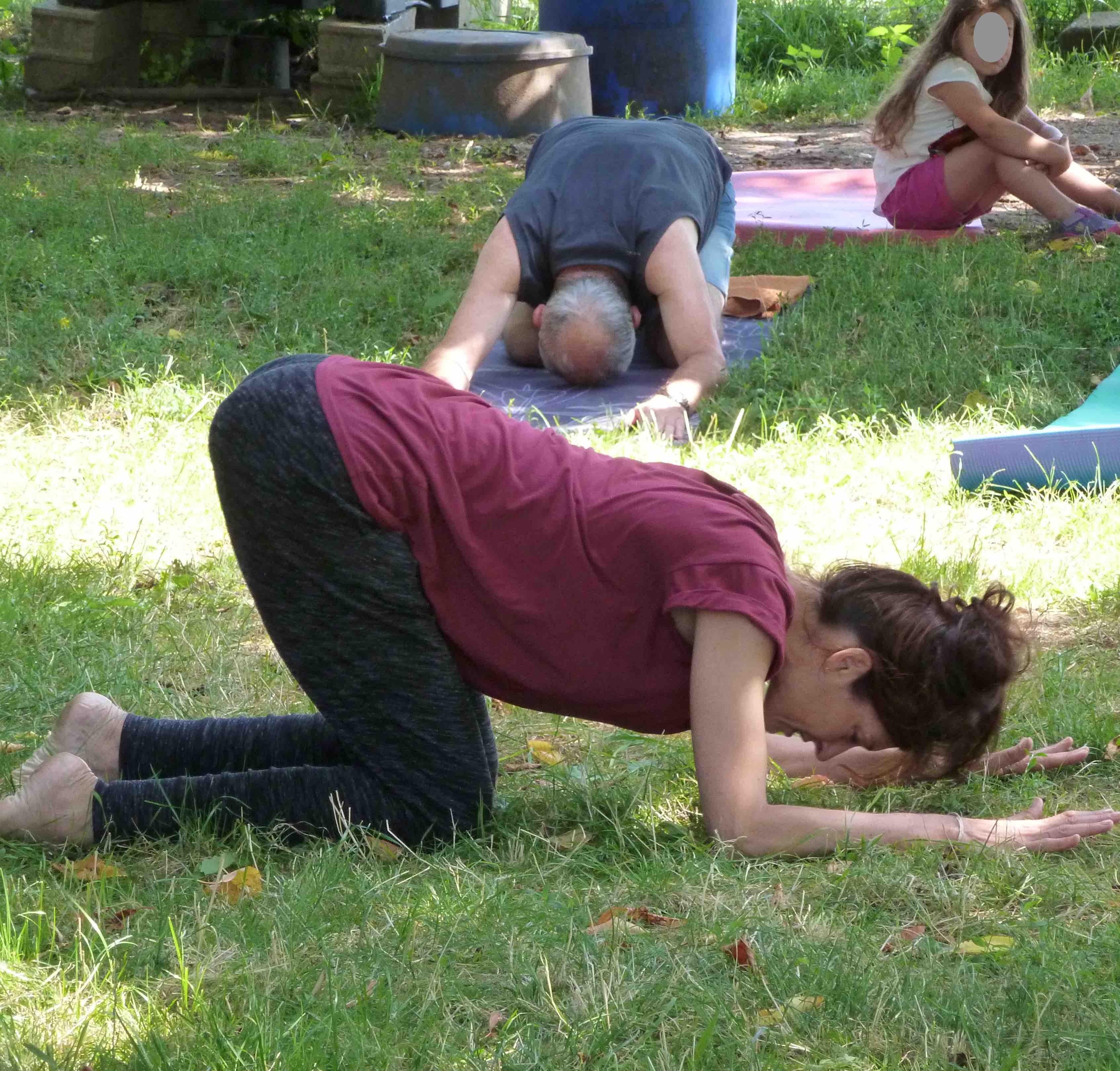 Image d'une femme dans une position de yoga