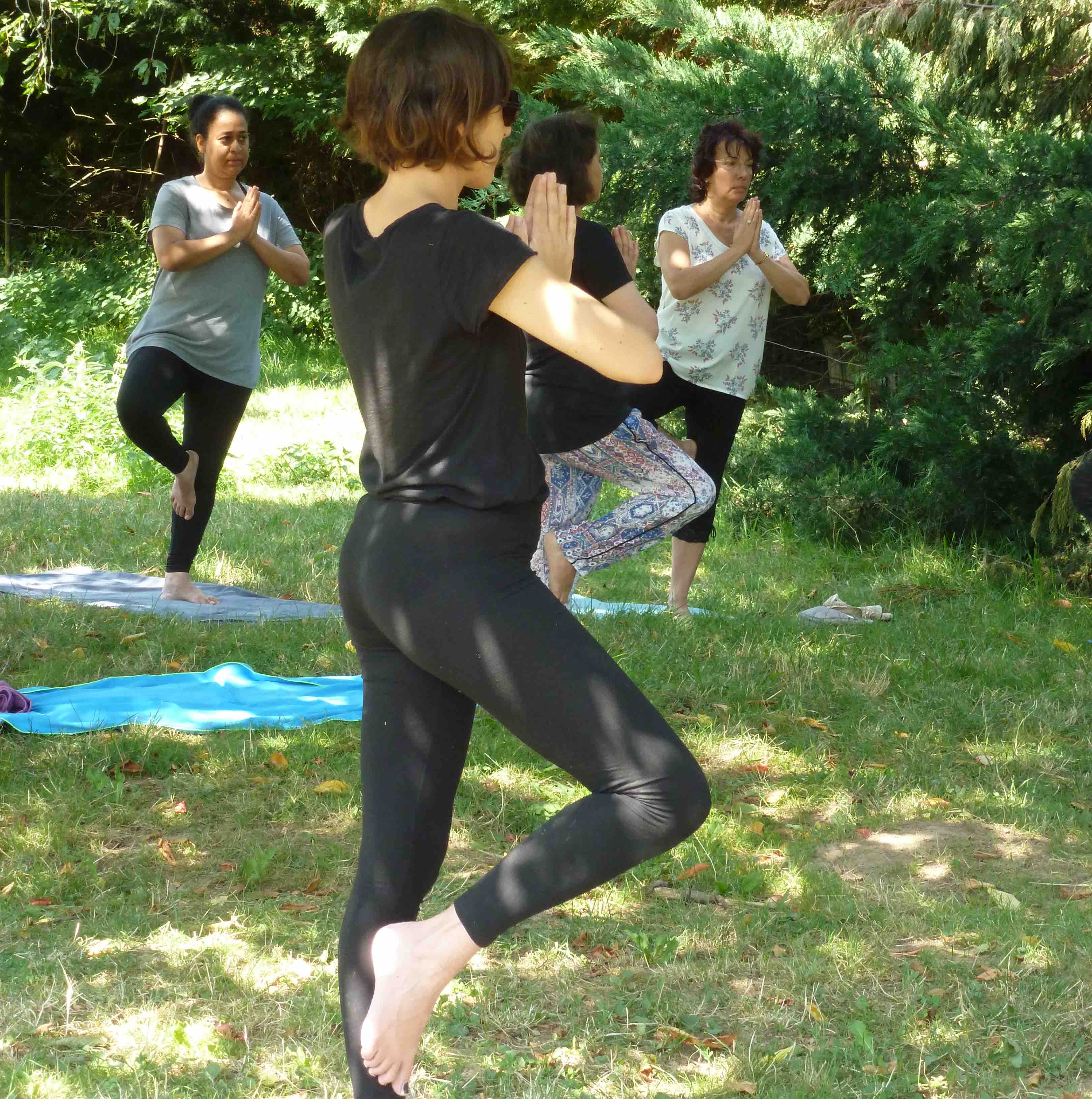 image d'un femme dans une position de yoga